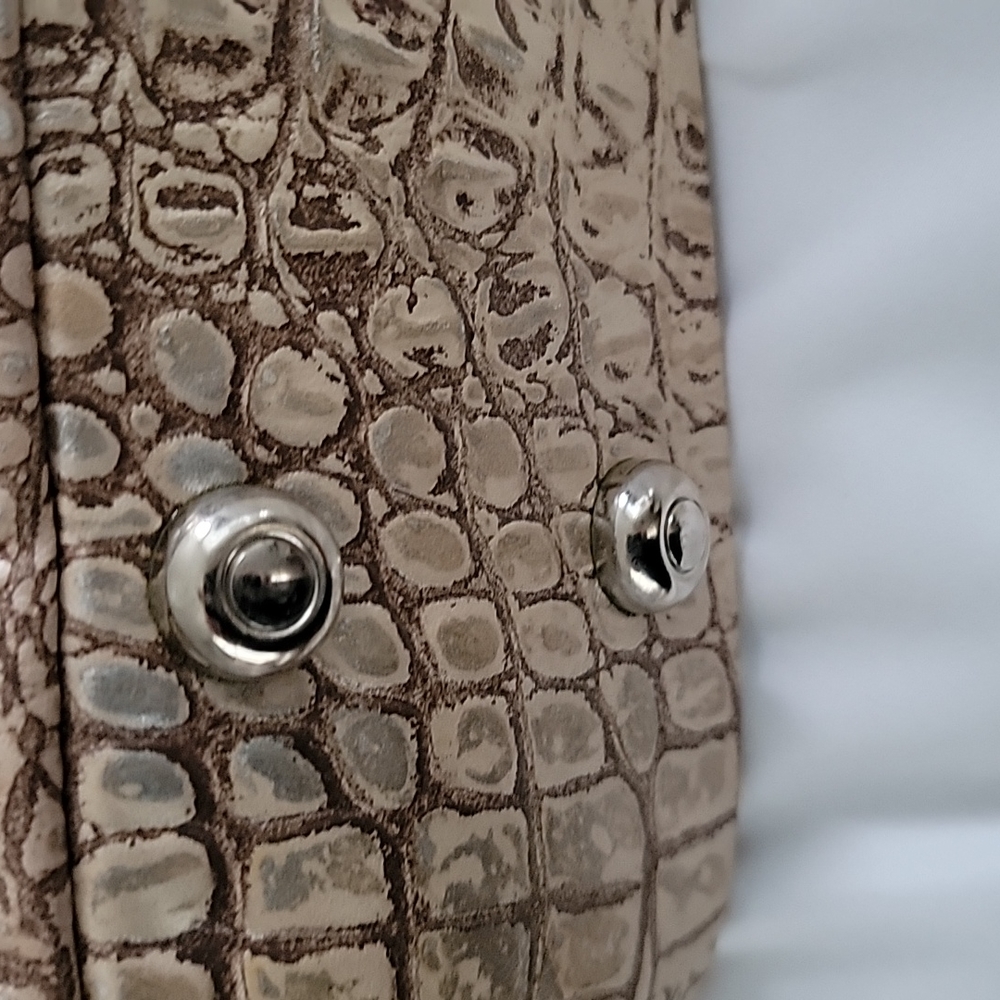 Raviani Leather Purse - Picture 11 of 14
